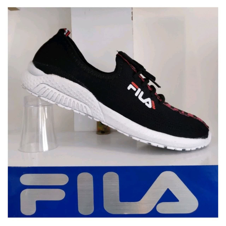 کفش کتونی مدل فیلا Fila