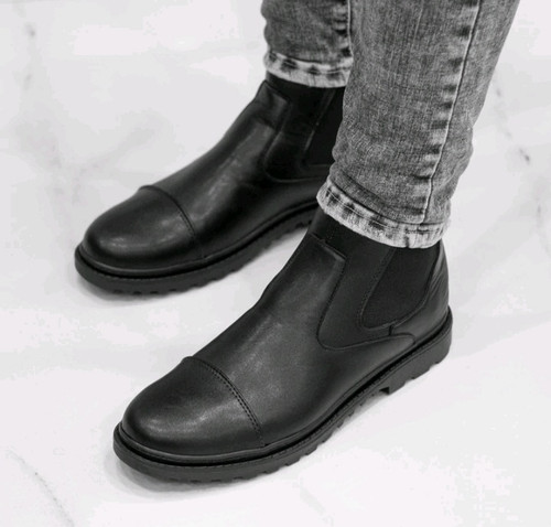 نیم بوت مردانه چرم خارجی درجه 1 مدل ksh11 بسیار شیک دوردوخت سایز40 تا44 pam