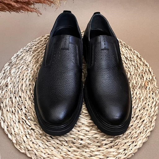کفش مردانه رویه چرم گاوی jordan سبک، بادوام، قالب عالی مناسب روزمره و اداری pamshop