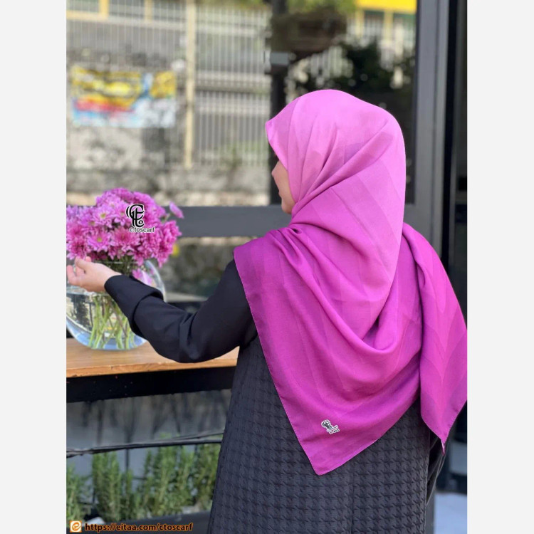 روسری نخ کاستوم طرح طیفی پله ای سایز 140 چرخ دوز