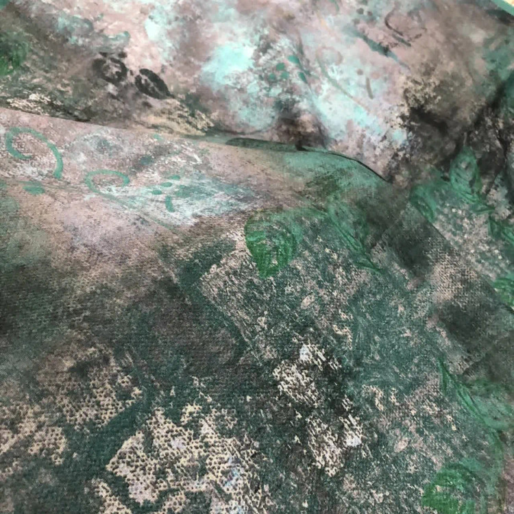 روسری نخی کاستوم طرح پتینه قواره 140 سانتی متر چرخ دوز شده لیز نیست