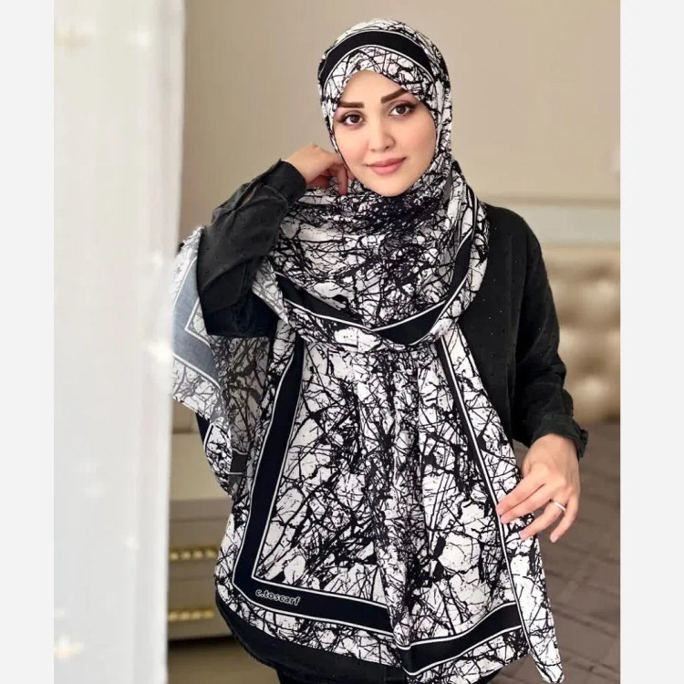 شال نخ کاستوم طرح ختن اسپرت سفید مشکی