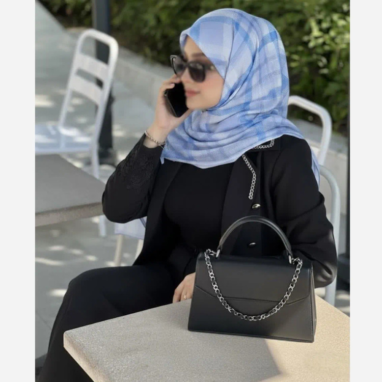 روسری نخی کاستوم طرح آسنات قواره 140 دور چرخ دوز مزونی سی تو
