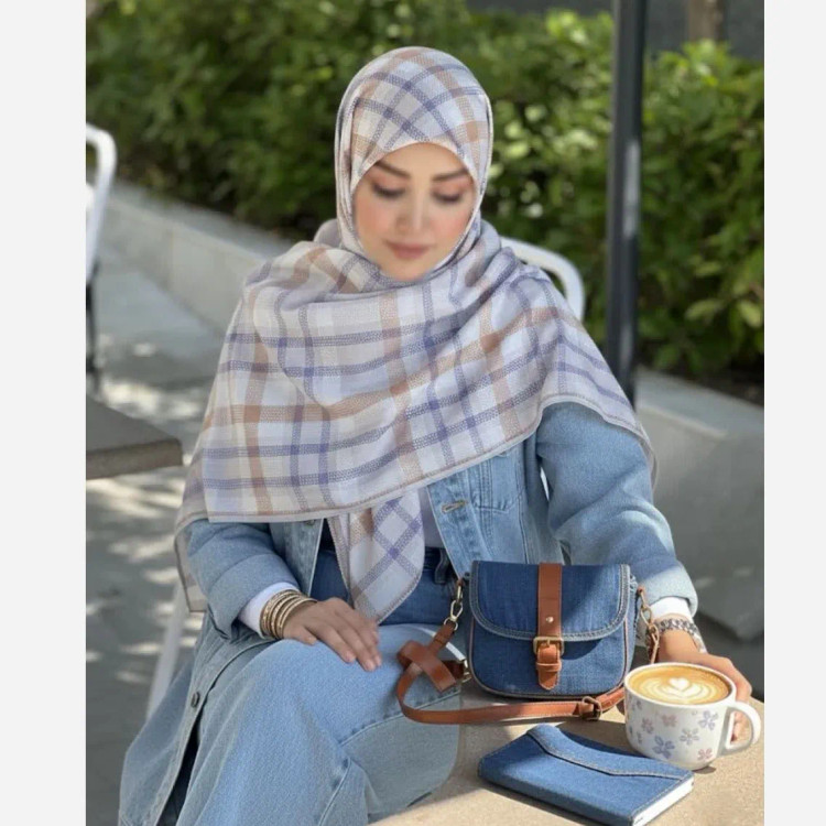 روسری نخی کاستوم طرح آسنات قواره 140 دور چرخ دوز مزونی سی تو