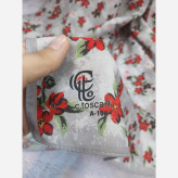 روسری نخ کاستوم طرح چیچک گل سرخ طوسی قواره بزرگ 140 سانتیمتر