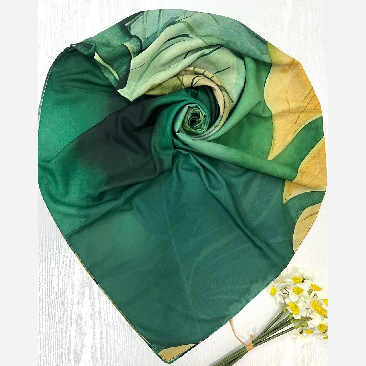 روسری نخ کاستوم طرح ضحا سایز 140 سبز