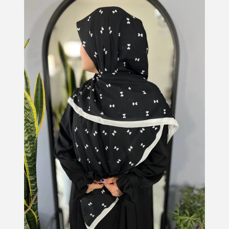 روسری سوپر نخ قواره 140 طرح رزیتا برند میس رز