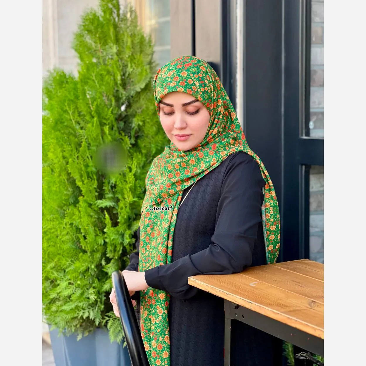 روسری نخ کاستوم طرح نارلین قواره 140 گل ریز سبز