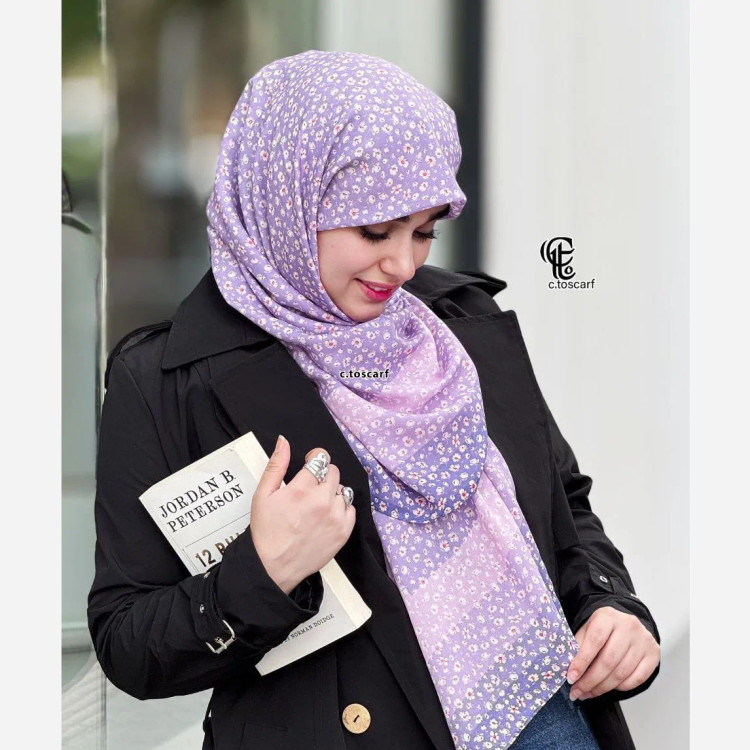 روسری نخ کاستوم طرح صوفیا سایز بزرگ و متوسط سه رنگ کرم هلویی یاسی سبز