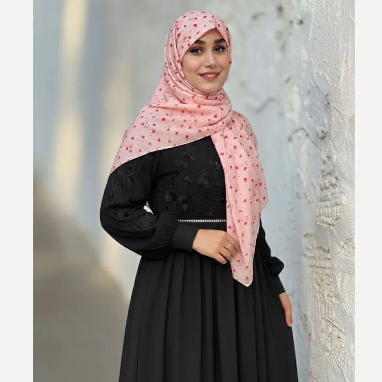 روسری نخ کاستوم طرح روژین چرخ دوز قواره بزرگ 140 سانتیمتر