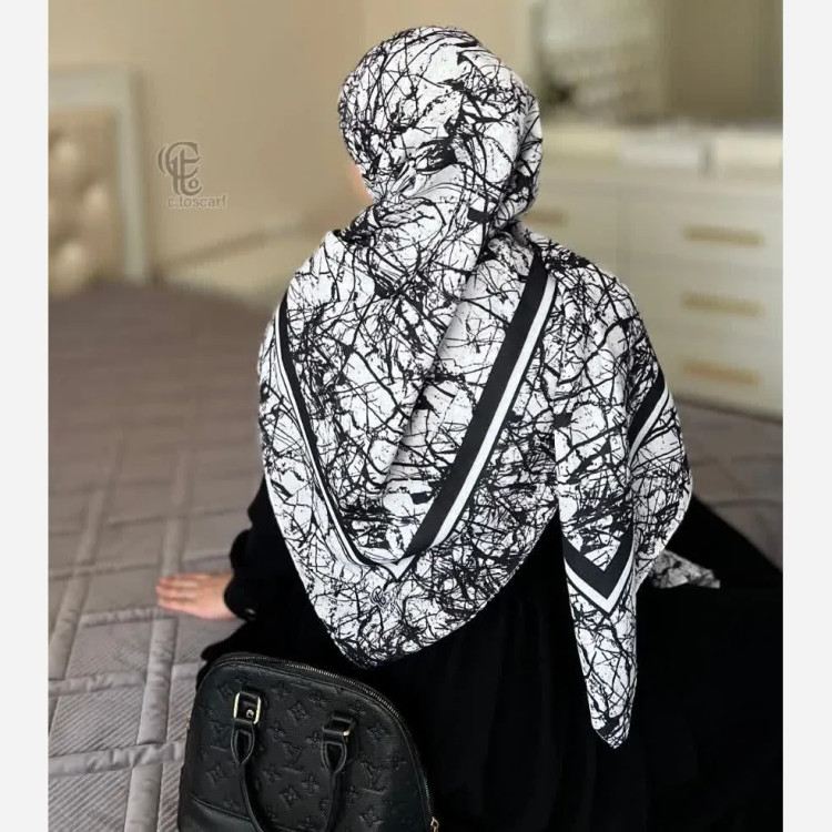 روسری نخ طرح ختن ابعاد 140 در 140 بانوان