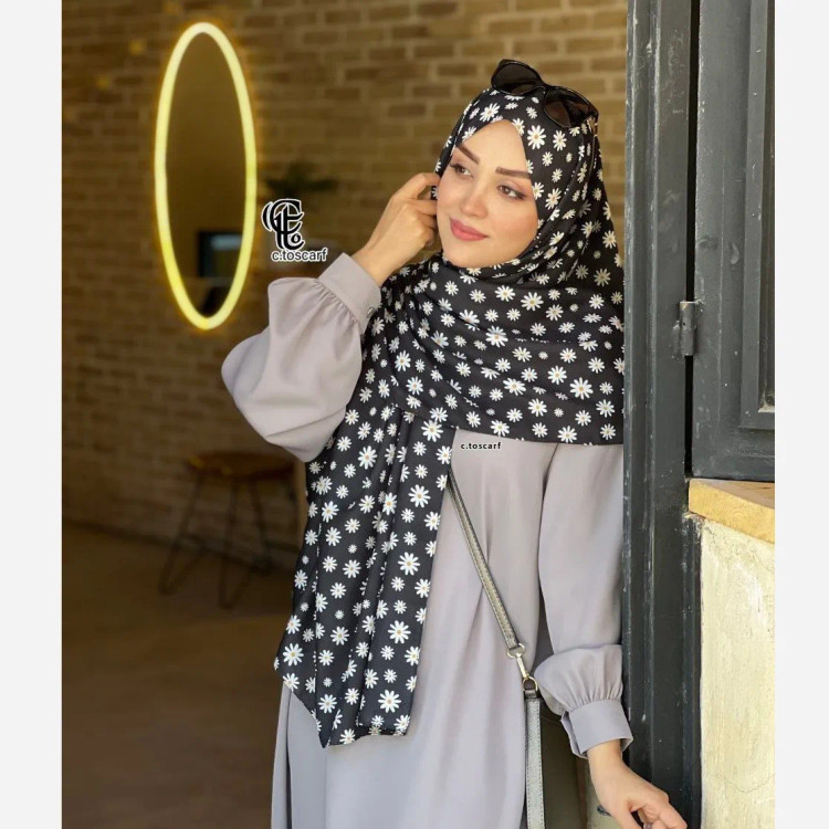 شال نخ کاستوم طرح بابونه زمینه آبی سایز 200×70