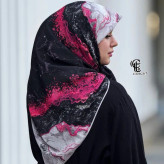 روسری نخی کاستوم سیتو طرح رزین 3 قواره 110 سفید سرخابی مشکی طلایی