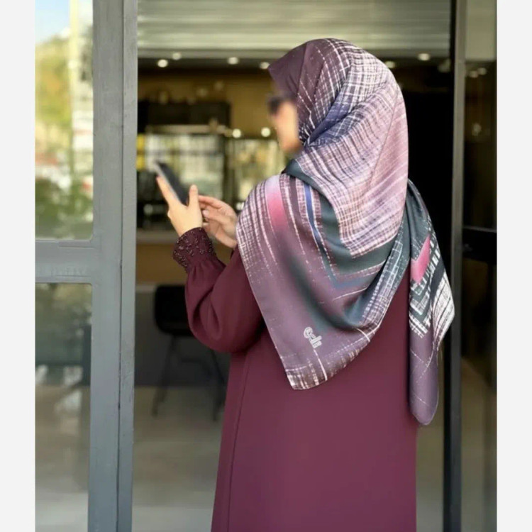روسری نخی طرح ژینوس رنگ کاربردی زنانه