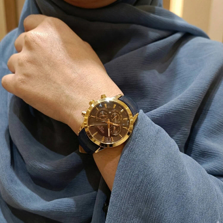 ساعت مچی زنانه سیکو بند چرمی صفحه مشکی طرح سه موتور با تقویم