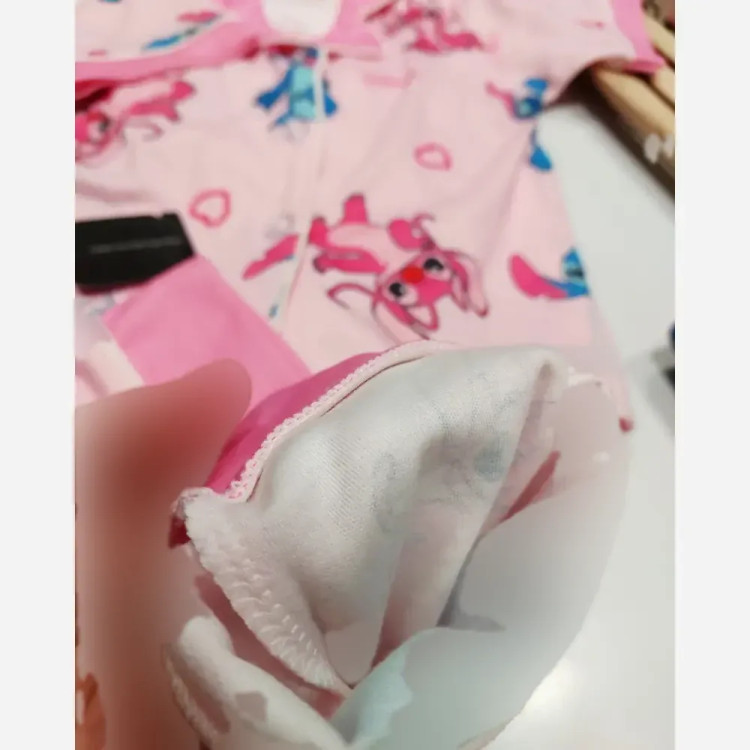 ست لباس راحتی مادر و کودک طرح استیج صورتی پنبهای دکمهدار