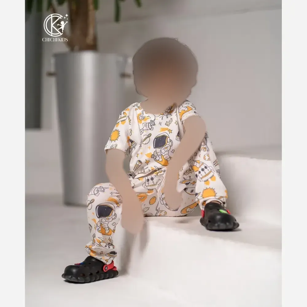 ست لباس راحتی بچگانه طرح فضانورد جنس پنبه مناسب 2 تا 12 سال