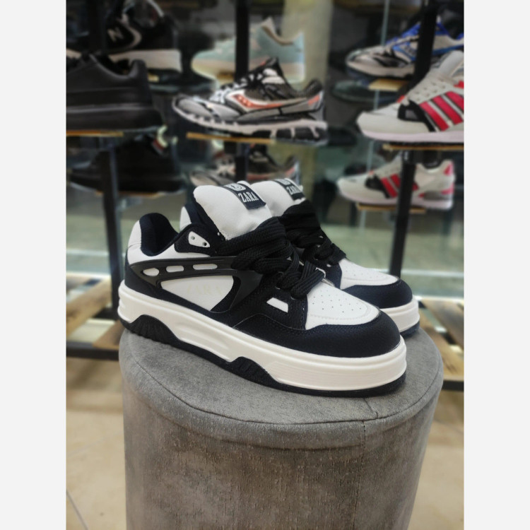کتونی زارا سفید مشکی با رویه فوم خاویاری و زیره طبی مخصوص پیادهروی