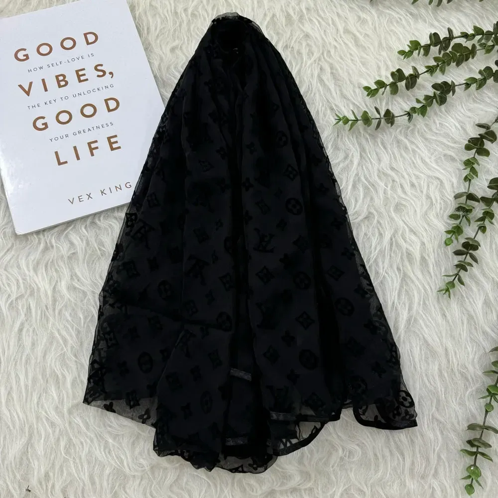 شال حریر زنانه طرح LV قواره 190 در 80 سانتیمتر