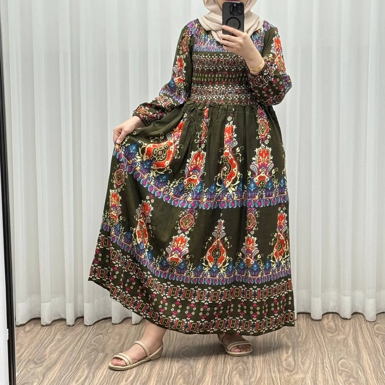 پیراهن کریشه فری سایز تا 52 زنانه وارداتی چهارفصل کمربنددار شیک راحت بدون چروک سایه و بدن نما نیست