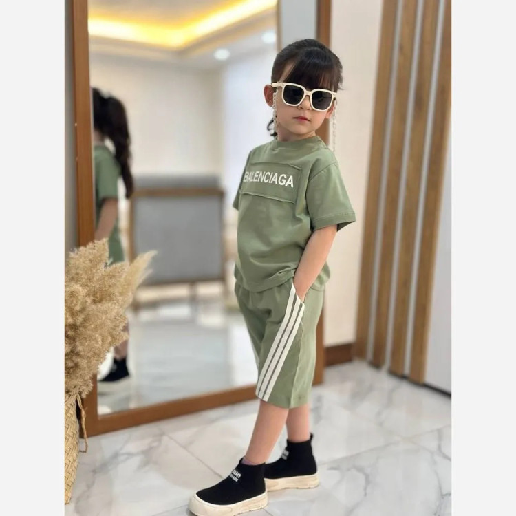 ست لباس بچگانه بالنسیاگا مدل راحتی 4 رنگ مناسب 2 تا 9 سال