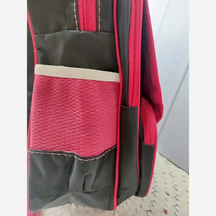 کوله پشتی دخترانه فانتزی جادار دارای 3 زیپ و جای قمقمه ابعاد 37 در 27 در 14 سانتی متر