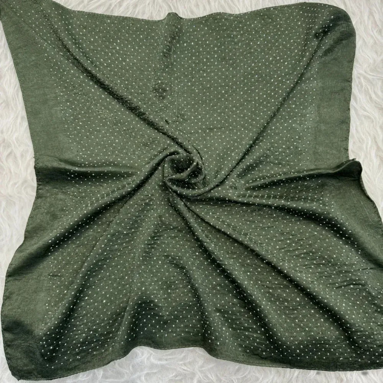 مینی اسکارف مجلسی گارزا نگین دار ابعاد 70 در 70 سانتی متر