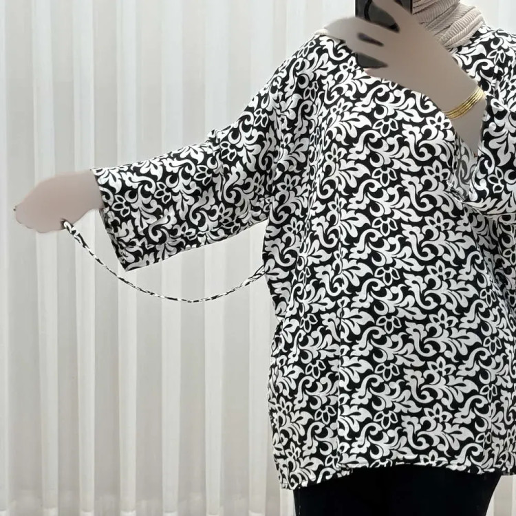 بلوز زنانه نخی مدل آیلان فری سایز مناسب تا سایز 54