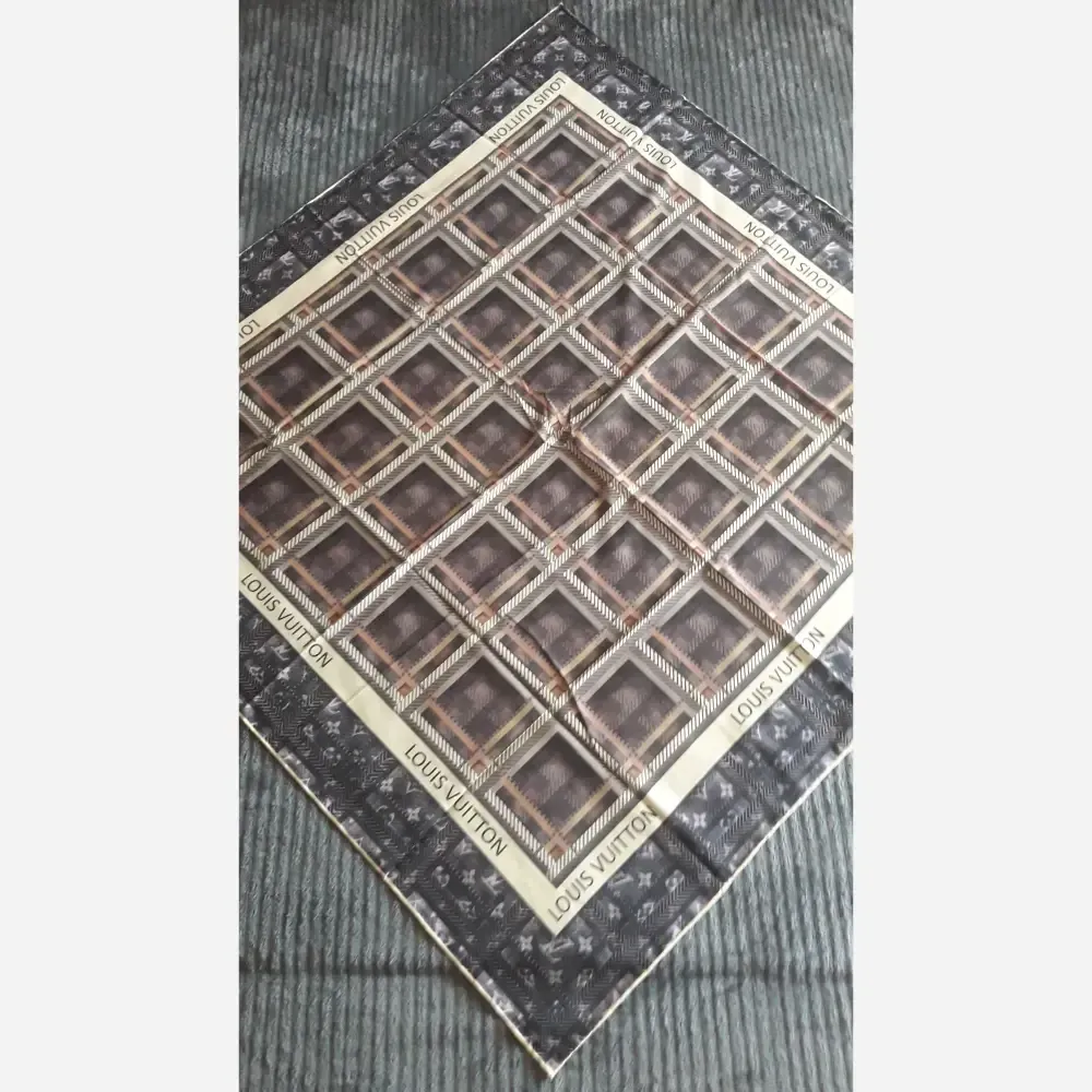 روسری نخی قواره بزرگ دست دوز 140 سانتیمتر