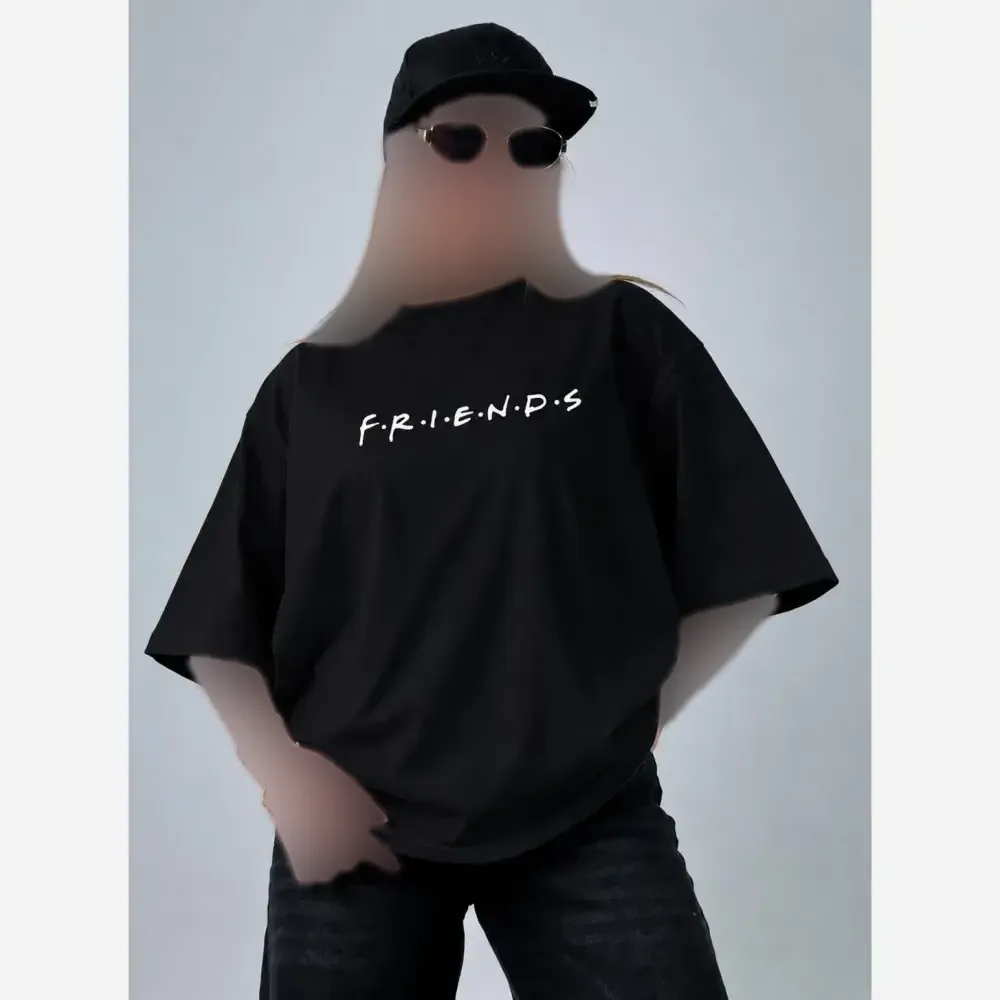 تیشرت لش باکسی طرح friends جنس سوپر پنبه قواره دار