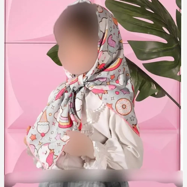 بسته دو عددی روسری ساتن دخترانه قواره 70 سانتیمتر دوردوخت با طرح فانتزی