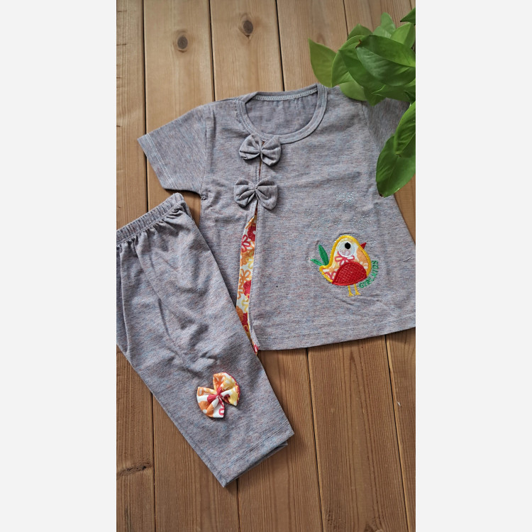 ست اقتصادی تیشرت و شلوارک ملانژ دخترانه مدل جوجه