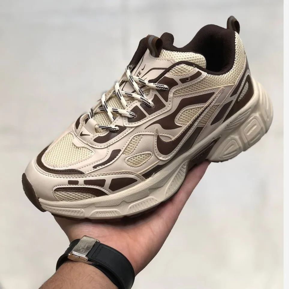 کفش اسپرت نایک مدل ورمر رنگ کرم قهوه ای مناسب پیاده روی و استفاده روزمره