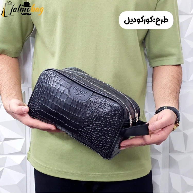 کیف دستی مردانه اسپرت طرحدار چرم صنعتی دو خانه بند دستی