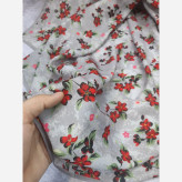 روسری نخ کاستوم طرح چیچک گل سرخ طوسی قواره بزرگ 140 سانتیمتر