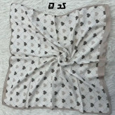 مینی اسکارف کرمی نخ قواره 65x65 سانتیمتر مناسب استفاده روزمره بدون آبرفت و رنگ رفت