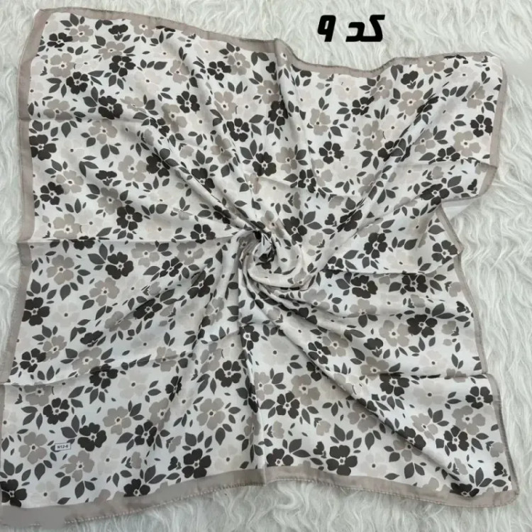 مینی اسکارف کرمی نخ قواره 65x65 سانتیمتر مناسب استفاده روزمره بدون آبرفت و رنگ رفت
