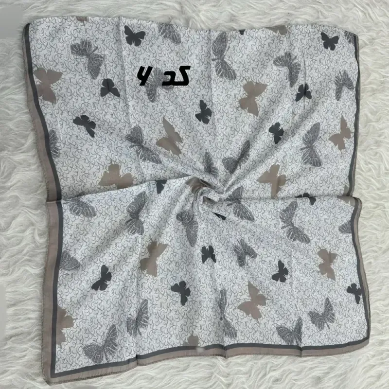 مینی اسکارف نخی نسکافه ای طرح دار قواره 65 در 65 سانتی متر