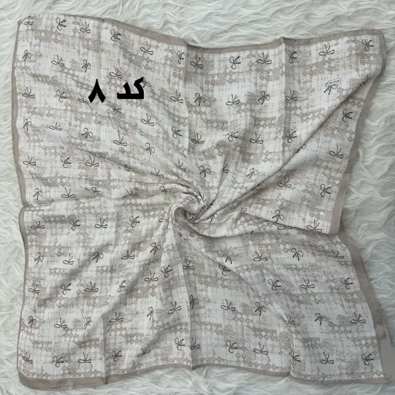 مینی اسکارف نخی نسکافه ای طرح دار قواره 65 در 65 سانتی متر