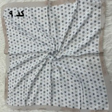 مینی اسکارف نخی نسکافه ای طرح دار قواره 65 در 65 سانتی متر