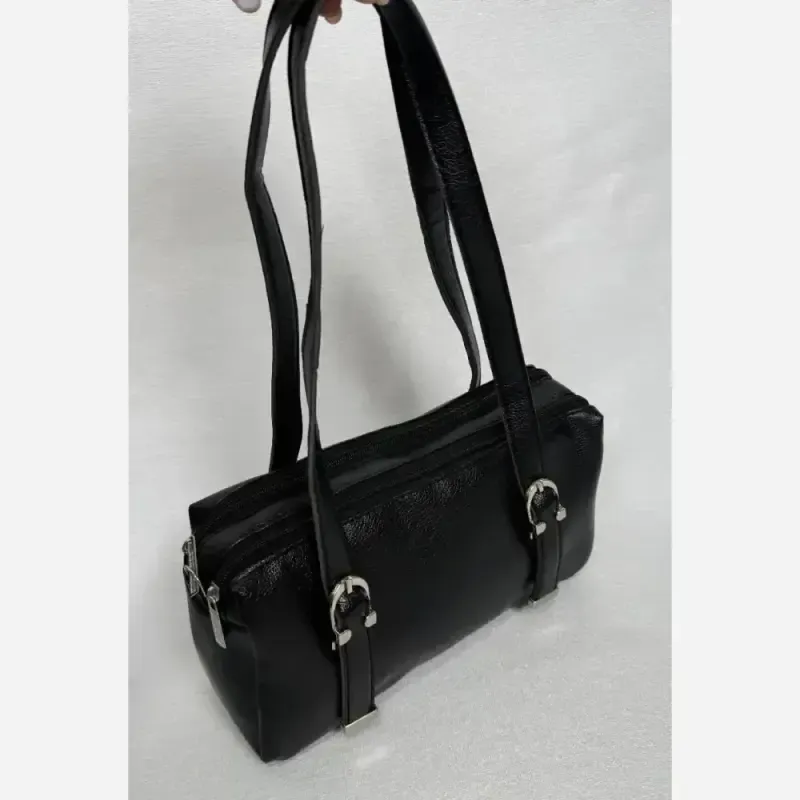 کیف دوشی چرمی سگکدار مشکی و قهوهای ابعاد 27 در 15 با دو زیپ